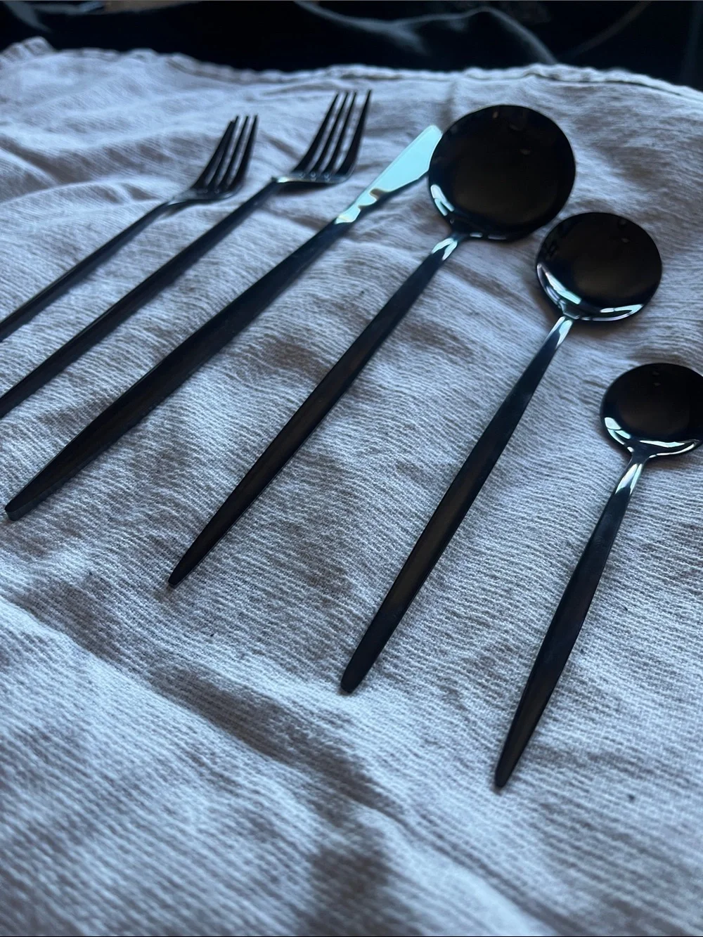 Mirrored Black 6-Piece Service Flatware Set - Sleek Modern Cutlery